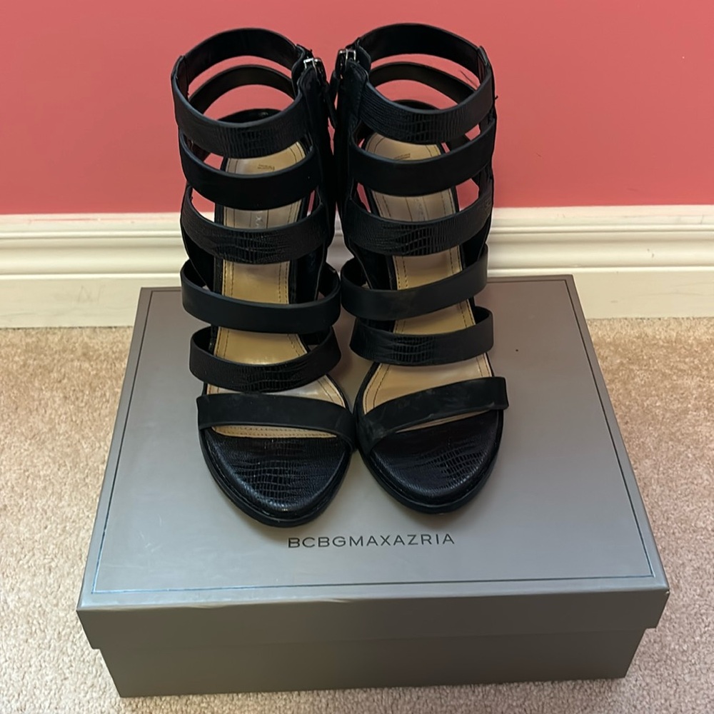BCBG MAXAZRIA SANDALS